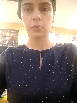 EvaMiranda online show from April 10, 2026, 7:32 pm