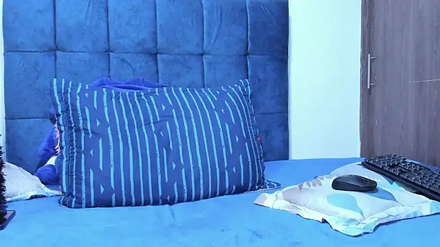 Snapshot of panther_333 chatting on February 23, 2026, 7:14 pm panther 333 online show from February 23, 2026, 7:14 pm