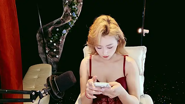 Lady-Mia777 online show from March 7, 2026, 5:25 am