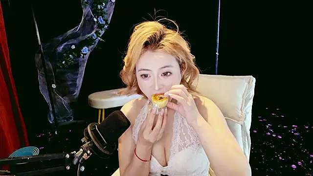 Lady-Mia777 online show from March 15, 2026, 6:20 am