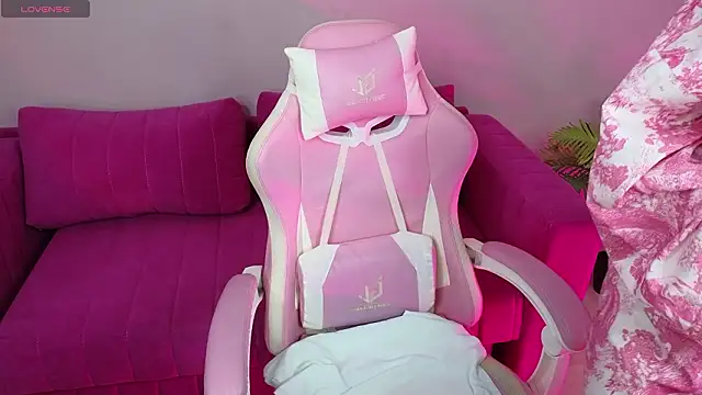 Snapshot of AnitaMeyer chatting on February 27, 2026, 1:17 am AnitaMeyer online show from February 27, 2026, 1:17 am