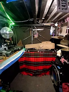 Snapshot of AllucyLu chatting on February 23, 2026, 4:51 pm AllucyLu online show from February 23, 2026, 4:51 pm