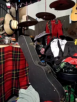 AllucyLu online show from April 24, 2026, 12:34 am