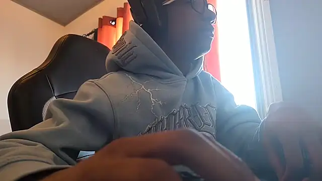 Snapshot of hormoneactivated chatting on February 8, 2026, 6:16 pm hormoneactivated online show from February 8, 2026, 6:16 pm