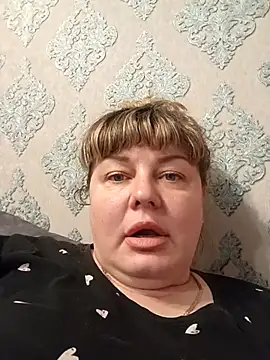 KristinaLowq online show from April 4, 2026, 4:02 pm