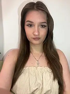 Green eyes lady online show from April 23, 2026, 2:19 pm