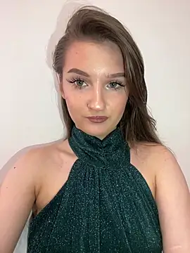 Green eyes lady online show from June 3, 2026, 1:01 pm