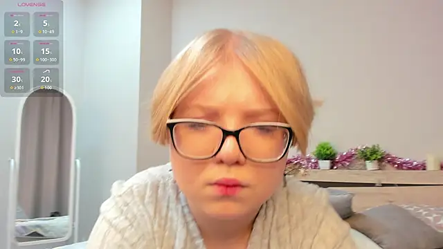 Snapshot of Lauraaa_Smith chatting on February 24, 2026, 7:31 am Lauraaa Smith online show from February 24, 2026, 7:31 am