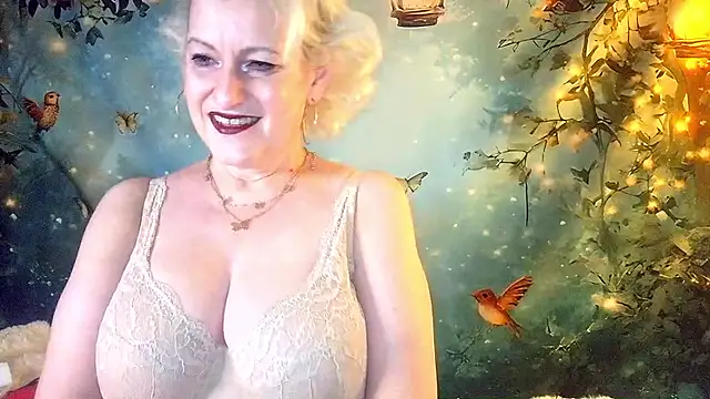 Snapshot of Blondie_the_librarian chatting on June 10, 2026, 2:24 am Blondie the librarian online show from June 10, 2026, 2:24 am