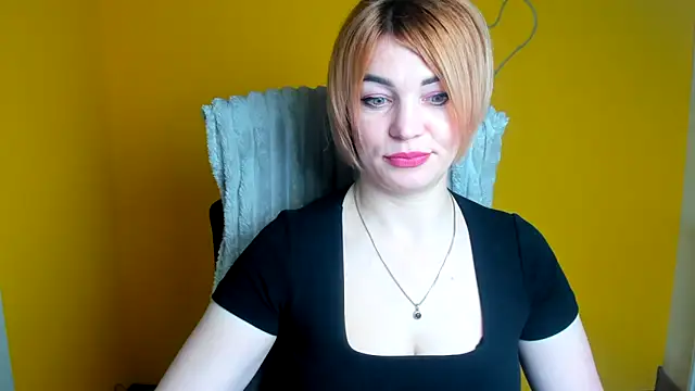 Snapshot of CuttieEmma chatting on April 23, 2026, 5:58 am CuttieEmma online show from April 23, 2026, 5:58 am