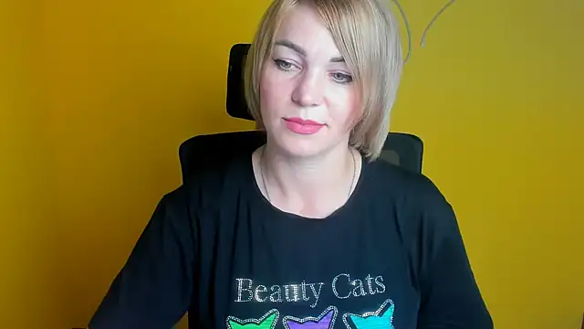 CuttieEmma online show from July 1, 2026, 11:43 am