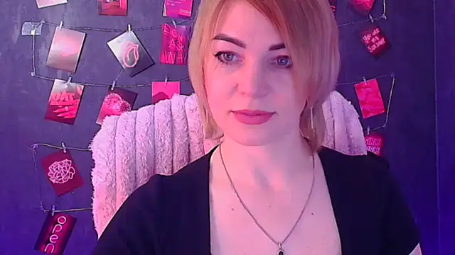 CuttieEmma online show from March 18, 2026, 12:51 pm