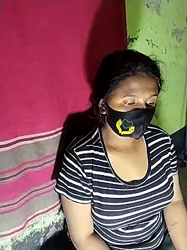 Romantic-Couple999 online show from February 11, 2026, 5:35 pm