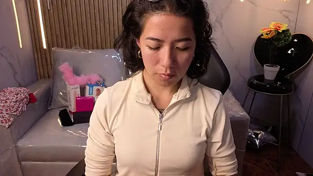 Lynn turner online show from February 25, 2026, 8:19 pm