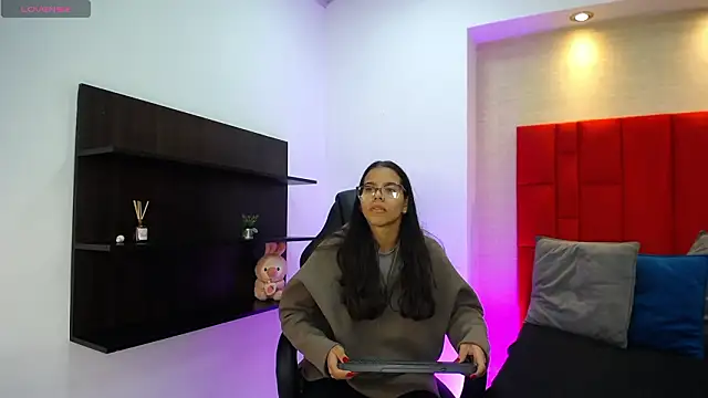 Snapshot of Luna_Millers chatting on February 3, 2026, 3:48 am Luna Millers online show from February 3, 2026, 3:48 am