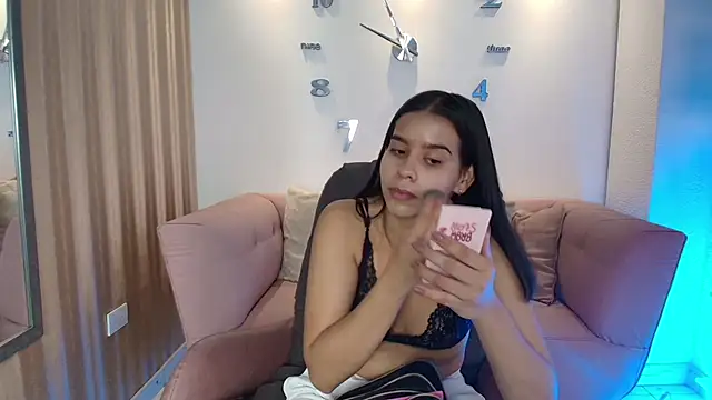 Snapshot of Luna_Millers chatting on April 3, 2026, 4:08 am Luna Millers online show from April 3, 2026, 4:08 am