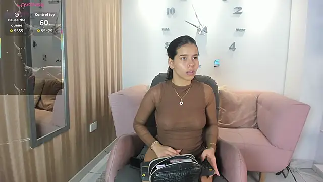 Snapshot of Luna_Millers chatting on April 5, 2026, 4:08 am Luna Millers online show from April 5, 2026, 4:08 am