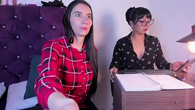 Snapshot of Valkiria-and-Dione chatting on February 9, 2026, 7:34 pm Valkiria-and-Dione online show from February 9, 2026, 7:34 pm