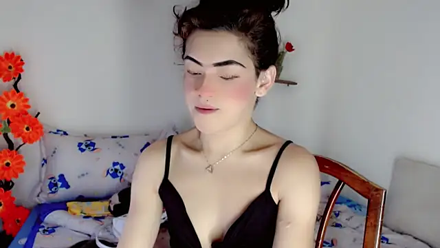 NathalialLooes online show from June 23, 2026, 6:22 am