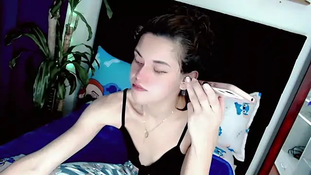 NathalialLooes online show from July 23, 2026, 5:09 pm