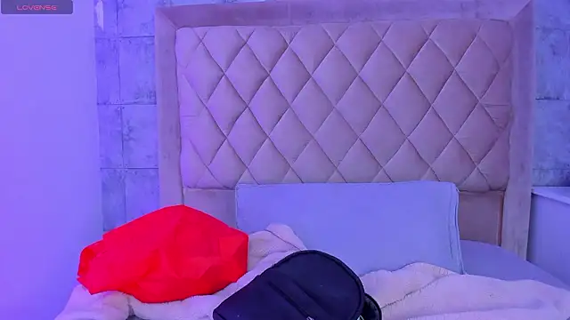 Snapshot of CleoFoxx_ chatting on February 5, 2026, 2:02 pm CleoFoxx online show from February 5, 2026, 2:02 pm