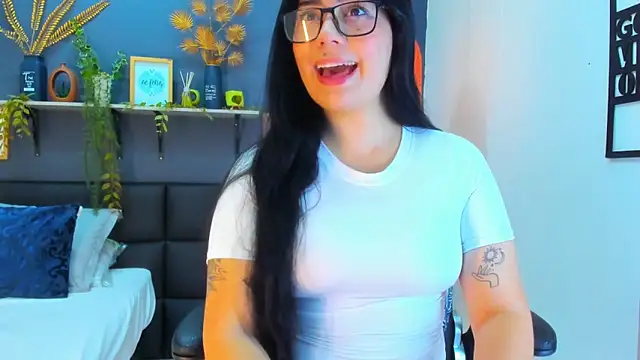 Snapshot of eliza_pink24 chatting on February 9, 2026, 9:35 pm eliza pink24 online show from February 9, 2026, 9:35 pm