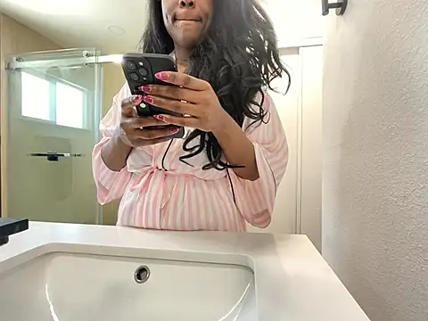 Snapshot of Anadia_Starr chatting on April 27, 2026, 11:47 pm Anadia Starr online show from April 27, 2026, 11:47 pm