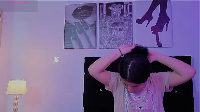 Zoe-yanin online show from March 9, 2026, 6:55 pm