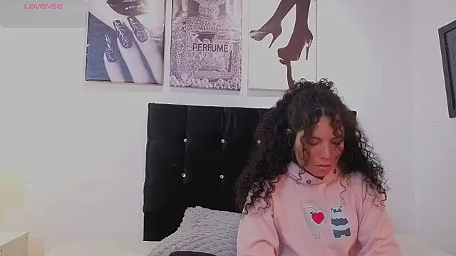 Zoe-yanin online show from March 24, 2026, 7:03 pm