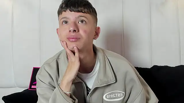 Snapshot of David_Roy_ chatting on February 27, 2026, 1:33 pm David Roy online show from February 27, 2026, 1:33 pm