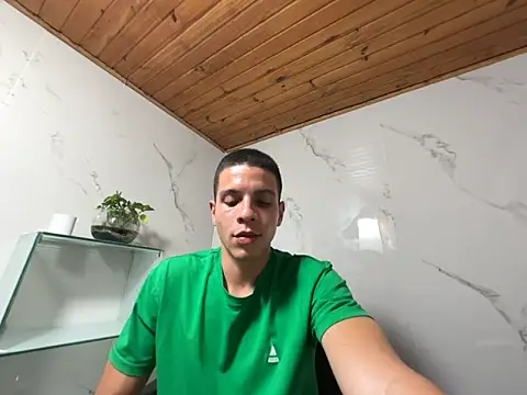 Snapshot of TommyMille chatting on March 5, 2026, 3:47 am TommyMille online show from March 5, 2026, 3:47 am