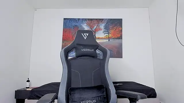 Snapshot of ryanwhite3 chatting on April 8, 2026, 10:33 pm ryanwhite3 online show from April 8, 2026, 10:33 pm