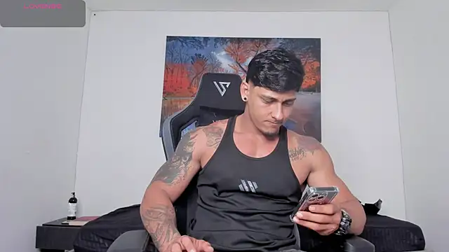 Snapshot of ryanwhite3 chatting on April 9, 2026, 10:38 pm ryanwhite3 online show from April 9, 2026, 10:38 pm