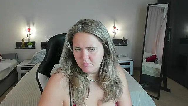 LilyBel online show from July 15, 2026, 1:01 am