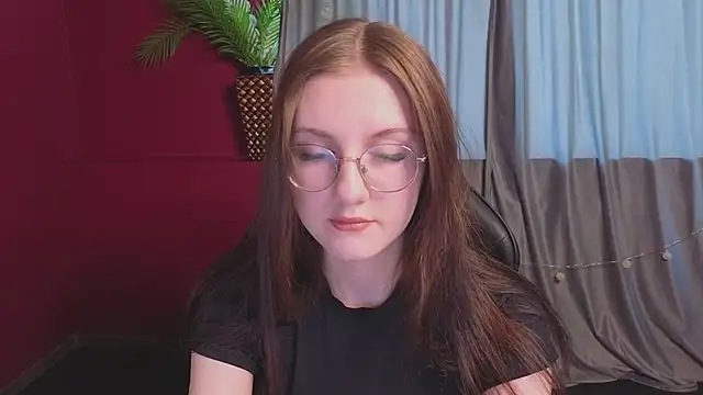 Snapshot of VixenLight chatting on February 25, 2026, 2:45 am VixenLight online show from February 25, 2026, 2:45 am