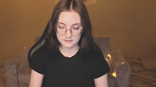 Snapshot of VixenLight chatting on February 2, 2026, 1:48 am VixenLight online show from February 2, 2026, 1:48 am