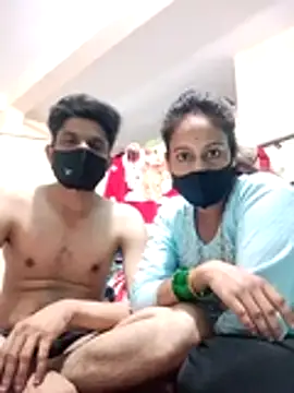 Divyanshi hott online show from August 4, 2026, 5:06 pm