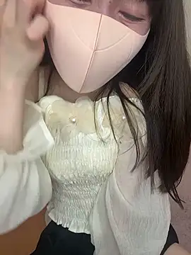 momo mm online show from May 19, 2026, 2:07 am