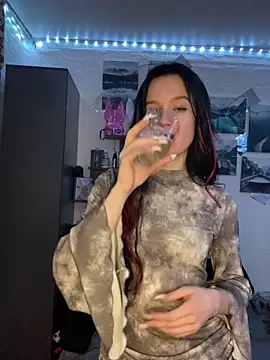 Carolina G0lden online show from April 14, 2026, 9:42 pm