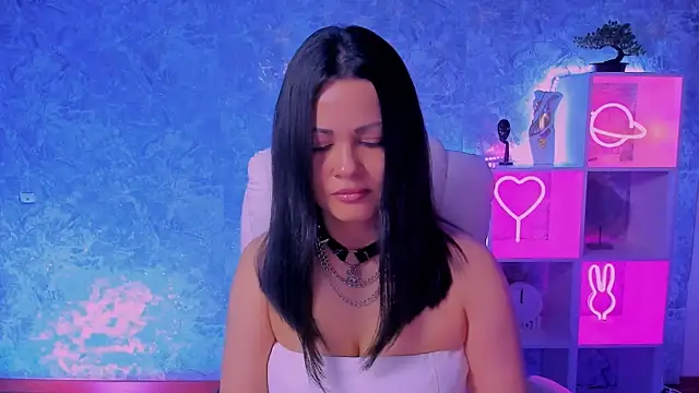 karolina robinson online show from April 3, 2026, 7:48 am