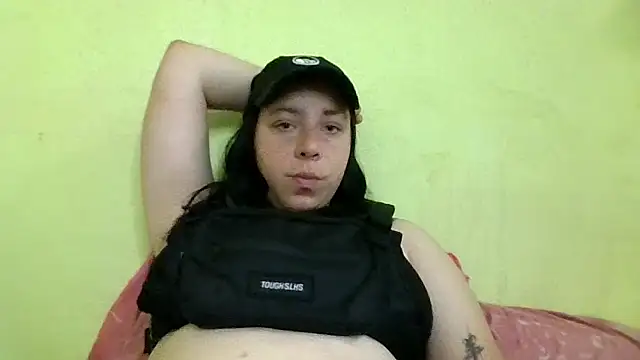 Snapshot of MillaSourety chatting on May 29, 2026, 1:06 pm MillaSourety online show from May 29, 2026, 1:06 pm