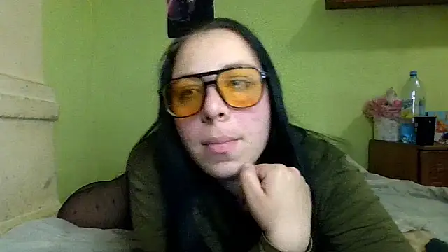 Snapshot of MillaSourety chatting on April 21, 2026, 7:42 pm MillaSourety online show from April 21, 2026, 7:42 pm