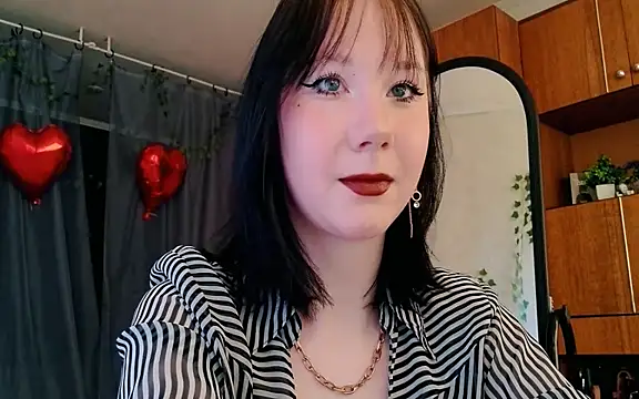 Snapshot of marty_bree chatting on March 25, 2026, 1:10 pm marty bree online show from March 25, 2026, 1:10 pm