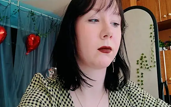 Snapshot of marty_bree chatting on March 26, 2026, 1:31 pm marty bree online show from March 26, 2026, 1:31 pm