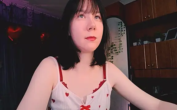 Snapshot of marty_bree chatting on March 6, 2026, 2:45 pm marty bree online show from March 6, 2026, 2:45 pm