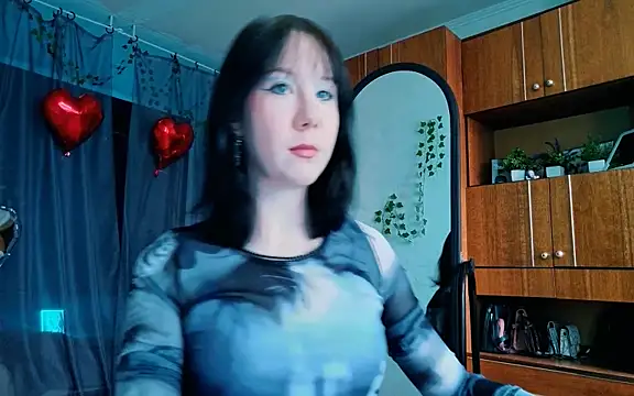 Snapshot of marty_bree chatting on April 2, 2026, 1:18 pm marty bree online show from April 2, 2026, 1:18 pm