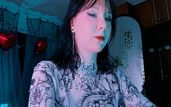 Snapshot of marty_bree chatting on April 8, 2026, 5:03 pm marty bree online show from April 8, 2026, 5:03 pm