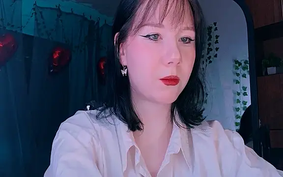 Snapshot of marty_bree chatting on April 5, 2026, 5:19 pm marty bree online show from April 5, 2026, 5:19 pm