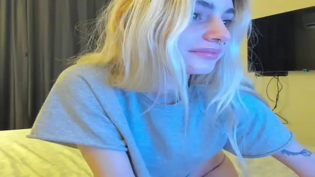 Snapshot of Lesyalisss chatting on March 18, 2026, 10:10 pm Lesyalisss online show from March 18, 2026, 10:10 pm