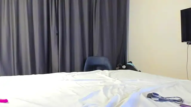 Snapshot of Lesyalisss chatting on April 5, 2026, 11:22 pm Lesyalisss online show from April 5, 2026, 11:22 pm